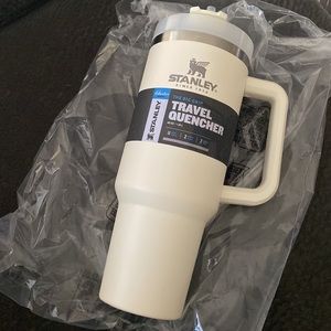 STANLEY ADVENTURE QUENCHER TRAVEL TUMBLER | 40 OZ
